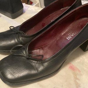 jc penny shoes  i wore only once great condition leather pumps